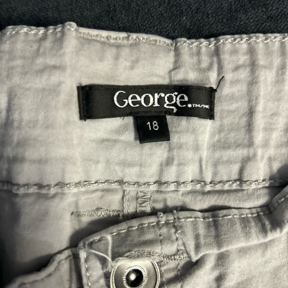 Light grey cotton capris - Picture 2 of 3